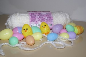 Super Easy, Cheap, CUTE Easter Garland